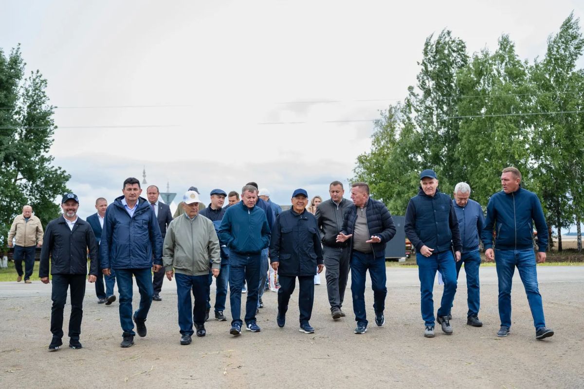 Рустам Минниханов посетил Тетюшский и Апастовский районы республики
