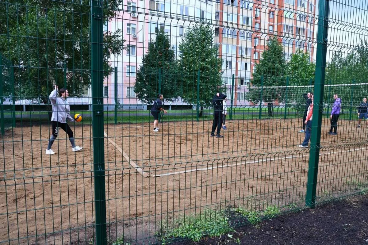 Раис РТ лично ознакомился с результатами благоустройства в Нижнекамске на улице Сююмбике Раис РТ лично ознакомился с результатами благоустройства в Нижнекамске на улице Сююмбике