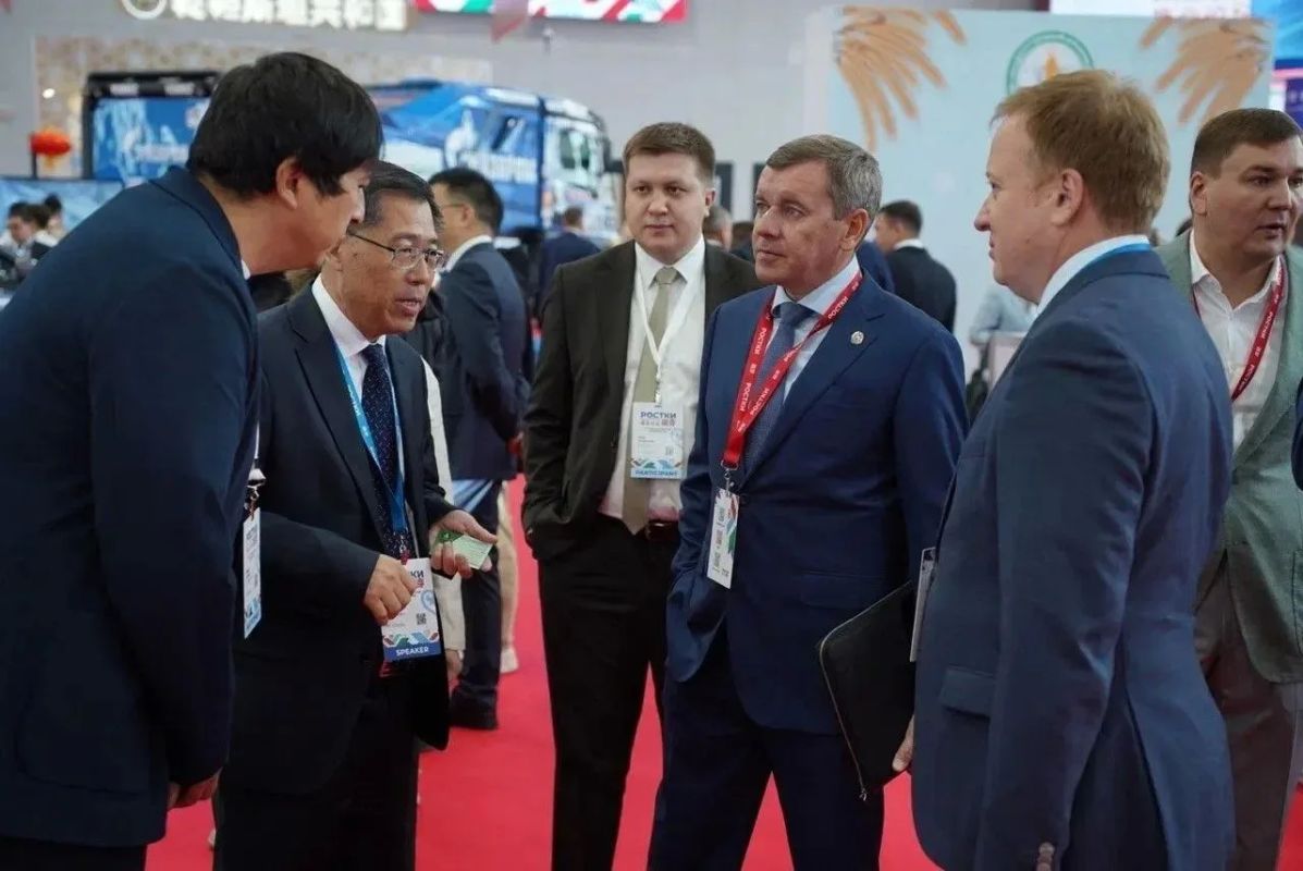 «РОСТКИ» объединяют Россию и Китай: в Казани открылся международный форум «РОСТКИ» объединяют Россию и Китай: в Казани открылся международный форум