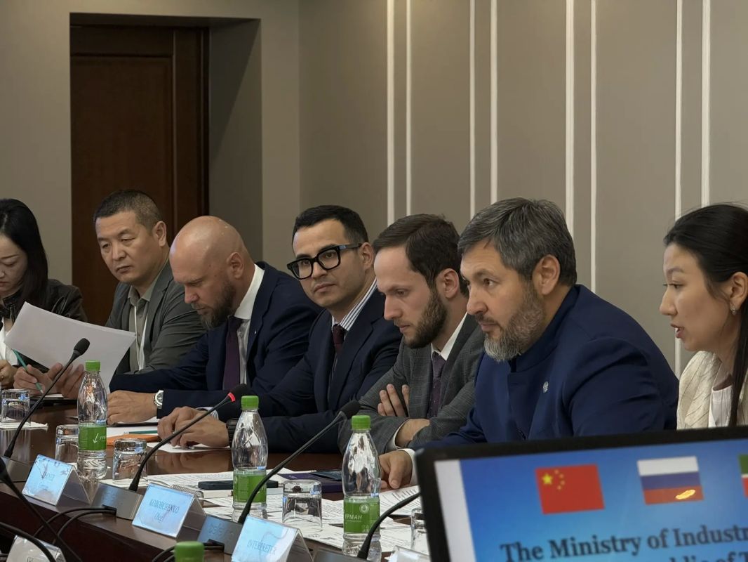 Глава Минпромторга РТ встретился с делегацией китайских предпринимателей Глава Минпромторга РТ встретился с делегацией китайских предпринимателей