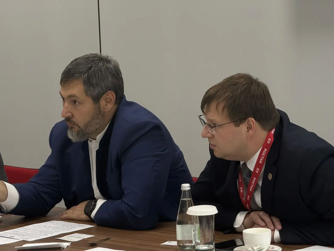 Руководство Минпромторга РТ обсудило развитие сотрудничества с китайским авиаперевозчиком и нефтяной компанией Руководство Минпромторга РТ обсудило развитие сотрудничества с китайским авиаперевозчиком и нефтяной компанией