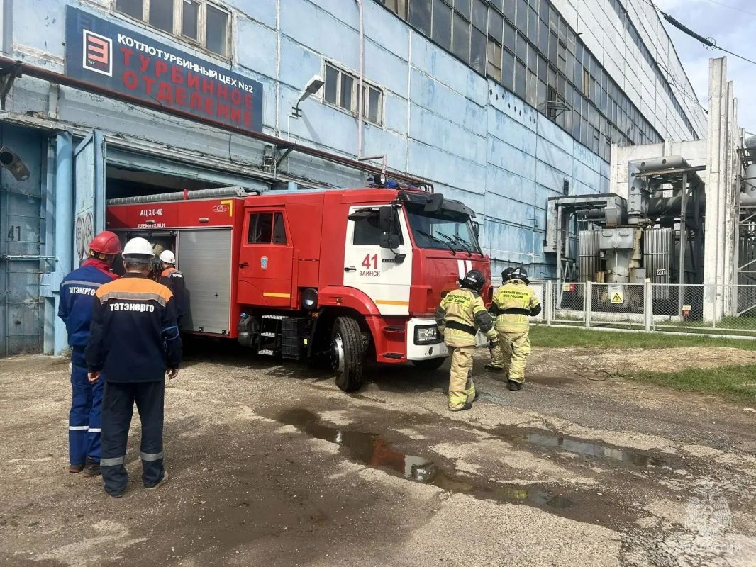 Пожарные отработали действия при возгорании в кабельных отсеках Заинской ГРЭС Пожарные отработали действия при возгорании в кабельных отсеках Заинской ГРЭС