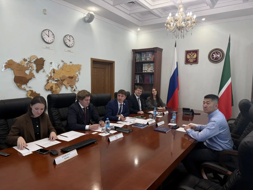 Руководство Минпромторга РТ обсудило развитие сотрудничества с китайским авиаперевозчиком и нефтяной компанией Руководство Минпромторга РТ обсудило развитие сотрудничества с китайским авиаперевозчиком и нефтяной компанией
