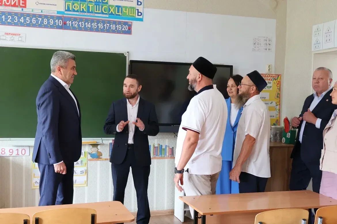 Ильсур Хадиуллин оценил готовность Альметьевской школы им. М.Рамзи к новому учебному году М Ильсур Хадиуллин оценил готовность Альметьевской школы им. М.Рамзи к новому учебному году М