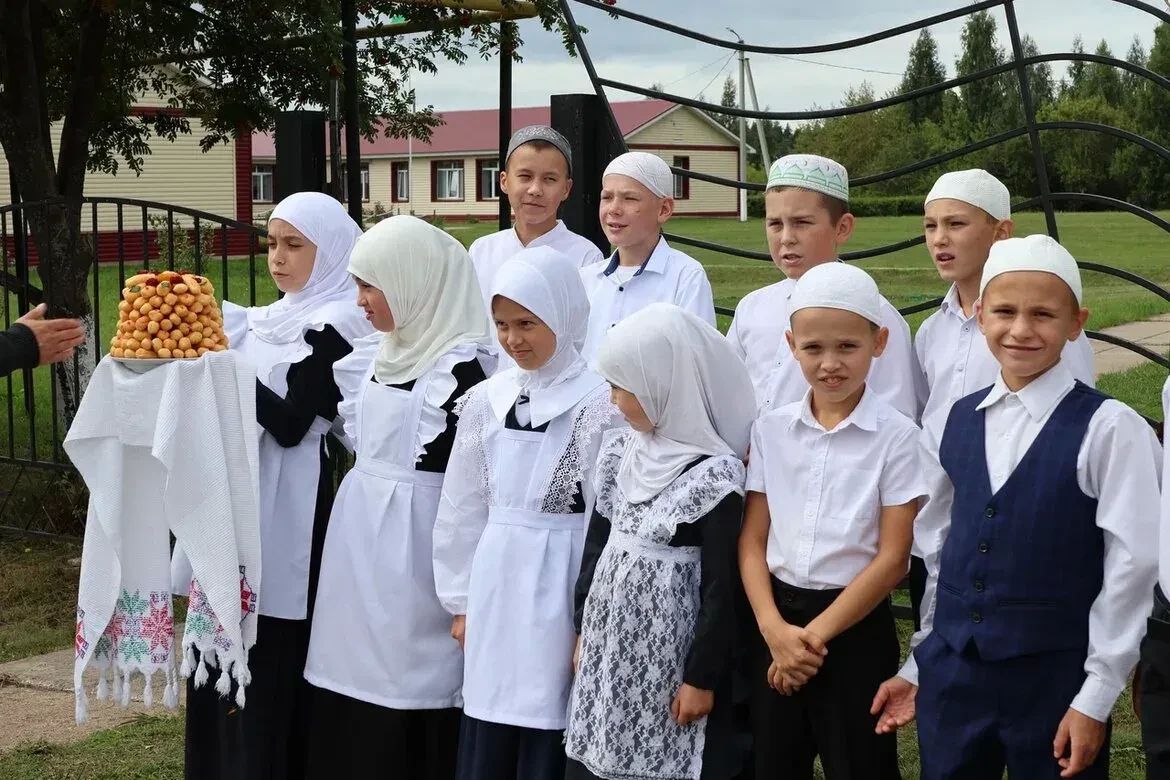 Ильсур Хадиуллин оценил готовность Альметьевской школы им. М.Рамзи к новому учебному году М Ильсур Хадиуллин оценил готовность Альметьевской школы им. М.Рамзи к новому учебному году М