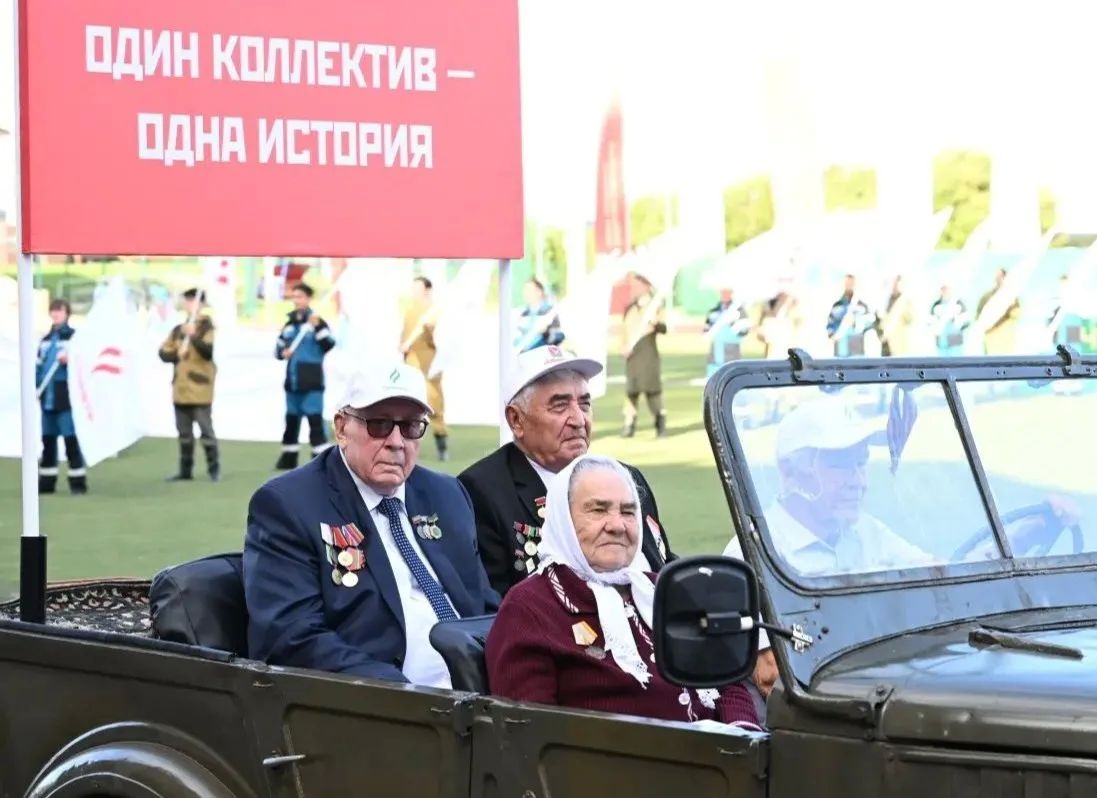 Рустам Минниханов: Сегодня посетили Бавлинский и Азнакаевский районы, поздравили нефтяников с 70-летием НГДУ «Азнакаевскнефть» и 80-летием НГДУ «Бавлынефть» Рустам Минниханов: Сегодня посетили Бавлинский и Азнакаевский районы, поздравили нефтяников с 70-летием НГДУ «Азнакаевскнефть» и 80-летием НГДУ «Бавлынефть»