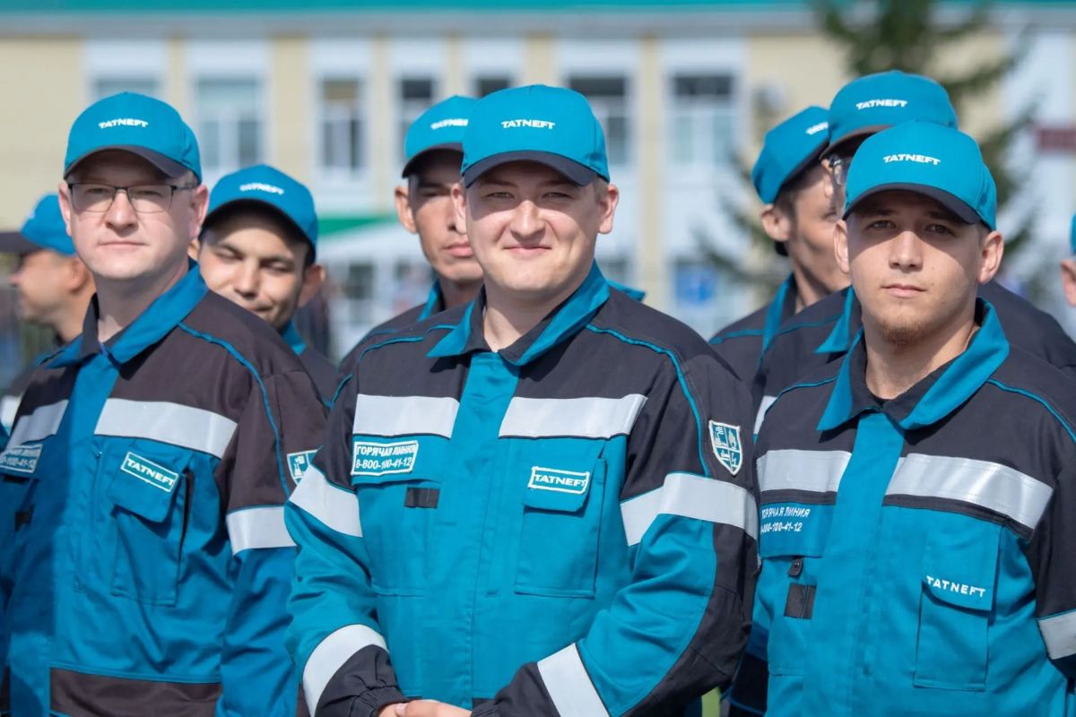 Рустам Минниханов: Сегодня посетили Бавлинский и Азнакаевский районы, поздравили нефтяников с 70-летием НГДУ «Азнакаевскнефть» и 80-летием НГДУ «Бавлынефть» Рустам Минниханов: Сегодня посетили Бавлинский и Азнакаевский районы, поздравили нефтяников с 70-летием НГДУ «Азнакаевскнефть» и 80-летием НГДУ «Бавлынефть»