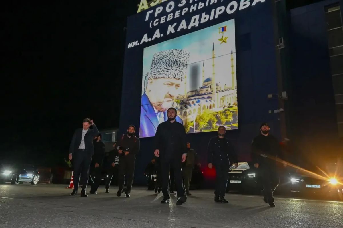 Рустам Минниханов прибыл с рабочей поездкой в Чеченскую Республику Рустам Минниханов прибыл с рабочей поездкой в Чеченскую Республику