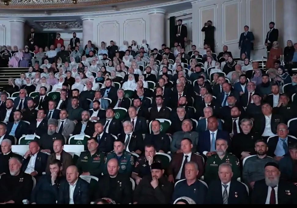 Полномочный представитель Президента Российской Федерации в Северо-Кавказском федеральном округе Юрий Чайка принял участие в торжественном мероприятии, посвященном 75-й годовщине со дня рождения Первого Президента Чеченской... Полномочный представитель Президента Российской Федерации в Северо-Кавказском федеральном округе Юрий Чайка принял участие в торжественном мероприятии, посвященном 75-й годовщине со дня рождения Первого Президента Чеченской...