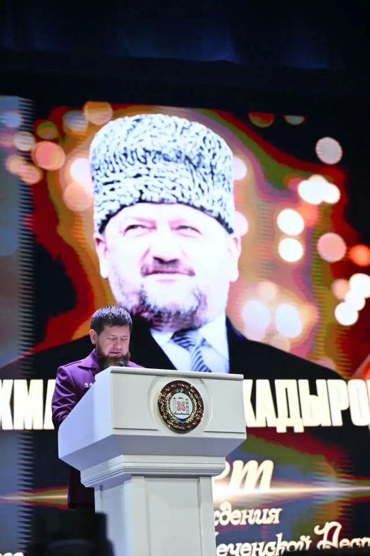 Рустам Минниханов принял участие в торжественном мероприятии, посвященном 75-й годовщине со дня Рустам Минниханов принял участие в торжественном мероприятии, посвященном 75-й годовщине со дня