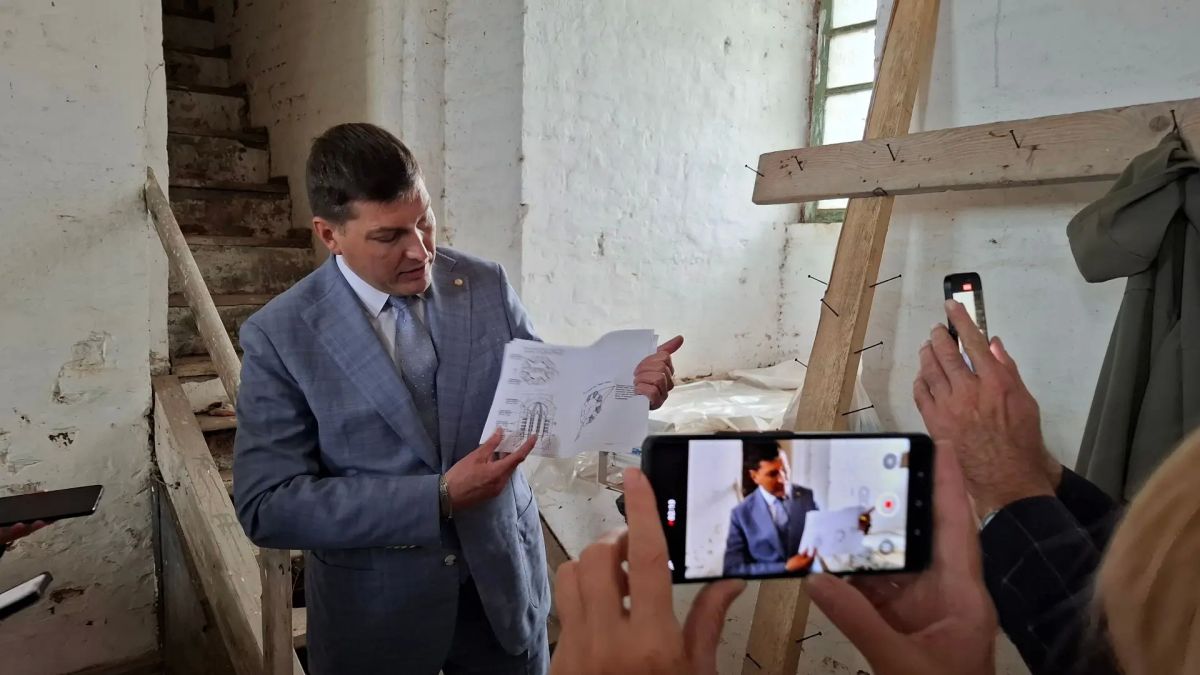 Символ Казани: на башне Сююмбике ведется масштабная реставрация Символ Казани: на башне Сююмбике ведется масштабная реставрация