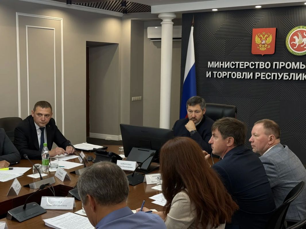 В Минпромторге Татарстана обсудили подготовку объектов к зиме В Минпромторге Татарстана обсудили подготовку объектов к зиме