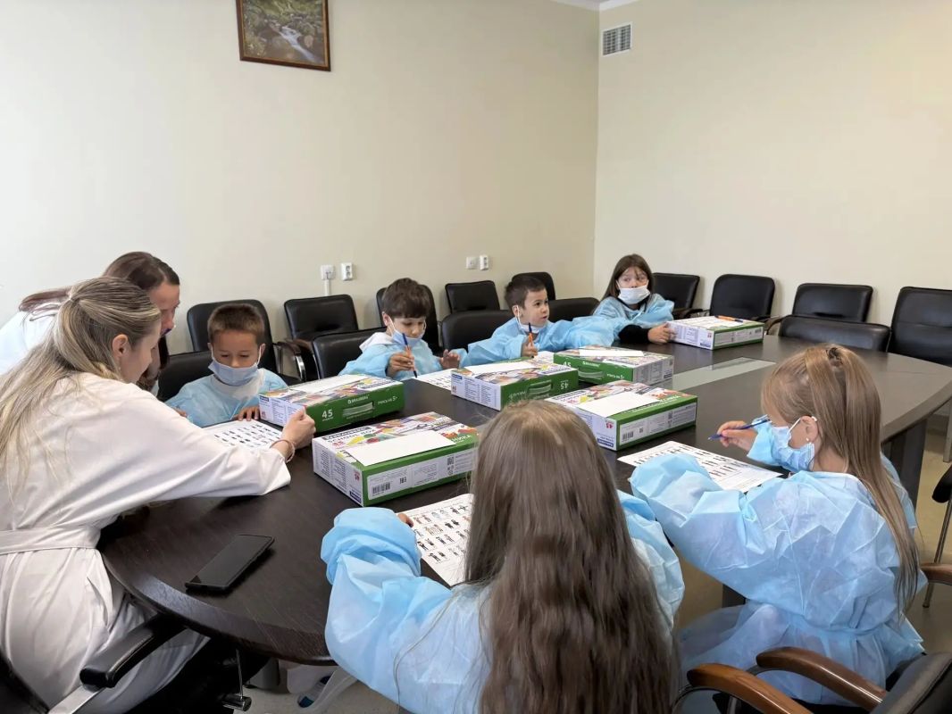 В поликлинике №21 Казани провели экскурсию для будущих первоклассников — детей сотрудников В поликлинике №21 Казани провели экскурсию для будущих первоклассников — детей сотрудников