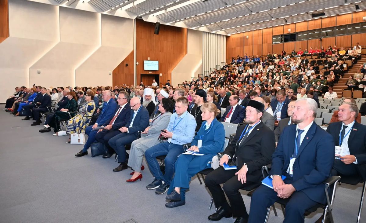 Марат Ахметов: «Общественная палата стала авторитетной площадкой для обсуждения широкого круга вопросов» Марат Ахметов: «Общественная палата стала авторитетной площадкой для обсуждения широкого круга вопросов»