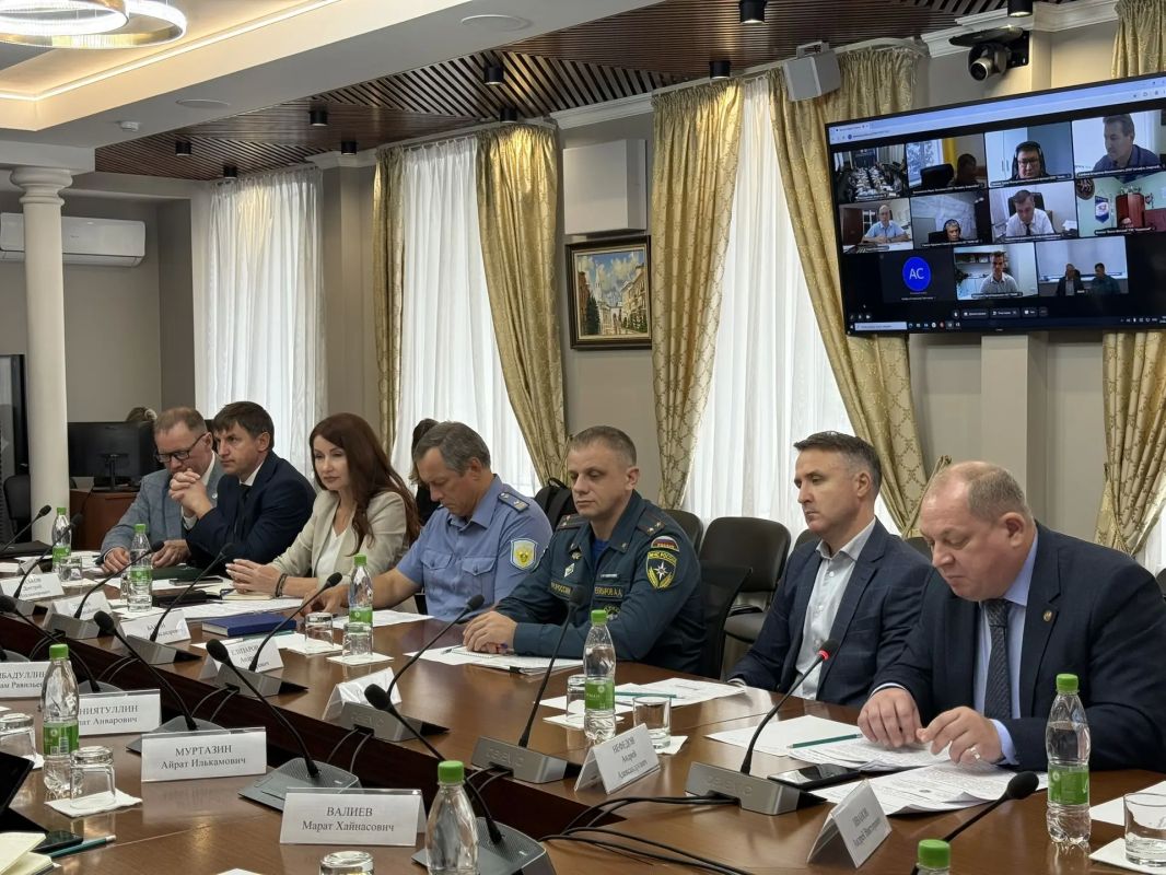 В Минпромторге Татарстана обсудили подготовку объектов к зиме В Минпромторге Татарстана обсудили подготовку объектов к зиме