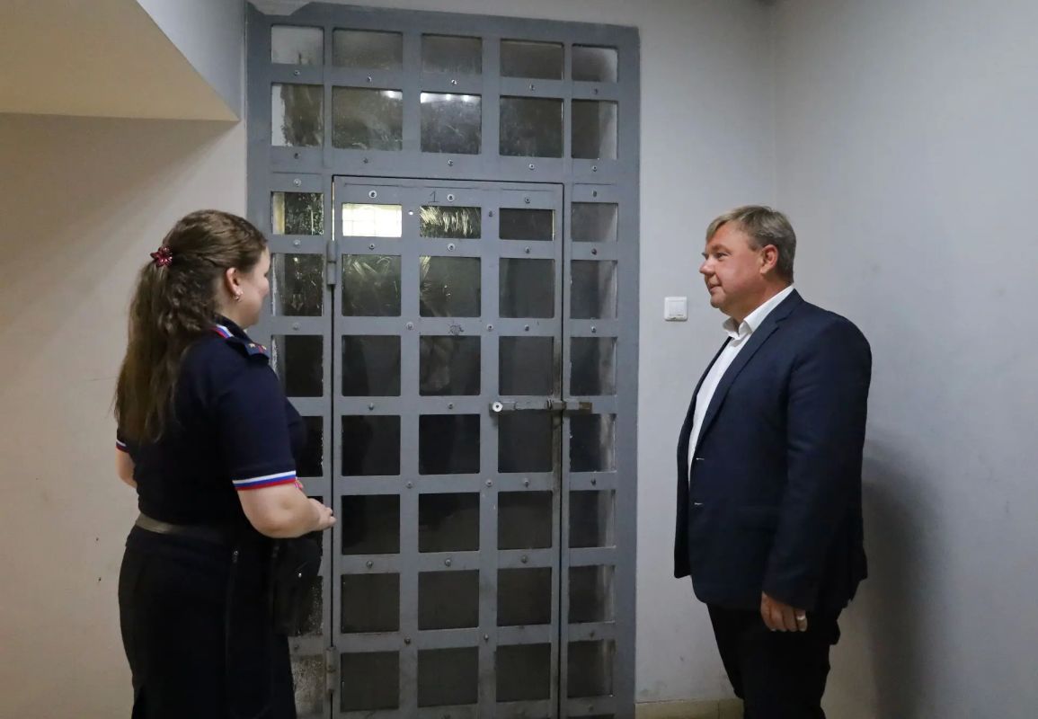 Член общественного совета при МВД по Республике Татарстан, главный редактор главной общественно-политической газеты региона «Республика Татарстан» Алексей Угаров провел гражданский мониторинг отдела полиции №16 «Япеева» УМВД...