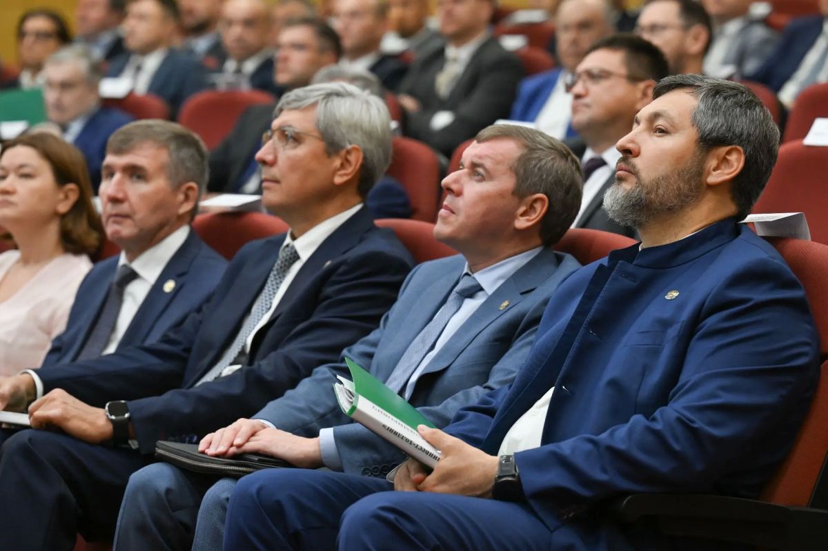 В Доме Правительства РТ прошло заседание Совета директоров Татнефтехиминвест-холдинга В Доме Правительства РТ прошло заседание Совета директоров Татнефтехиминвест-холдинга