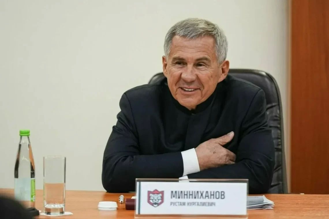 Минниханов встретился с «Ак Барсом» перед новым сезоном