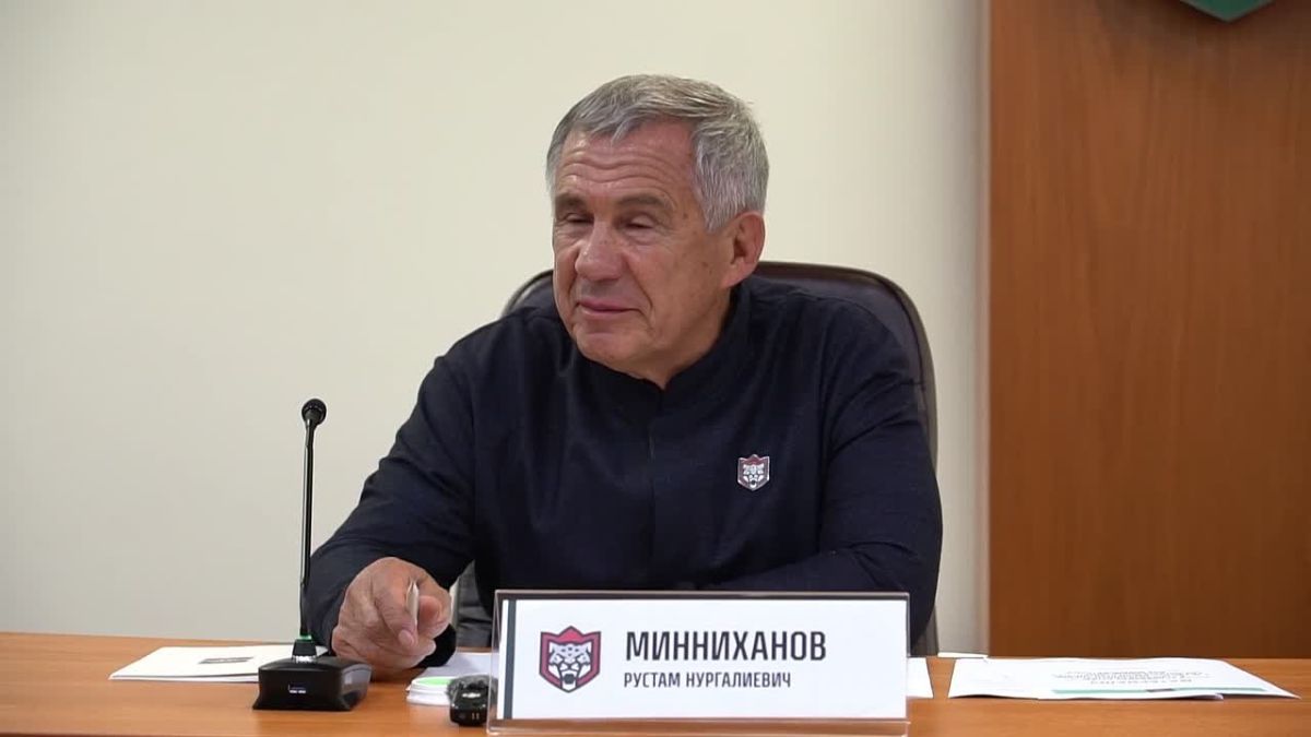 «Оправдайте надежды нашей молодежи», — напутствовал Рустам Минниханов «Ак Барс» на традиционной встрече перед стартом сезона