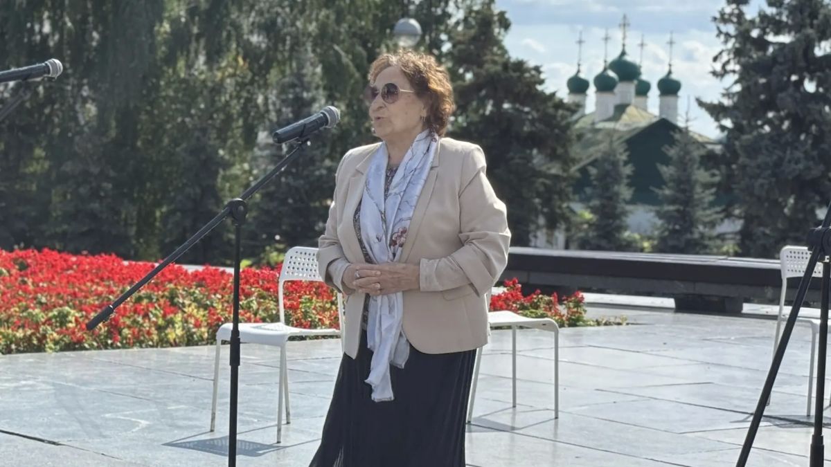 Сегодня по всей республике чтут память поэта-героя Мусы Джалиля и его соратников Сегодня по всей республике чтут память поэта-героя Мусы Джалиля и его соратников