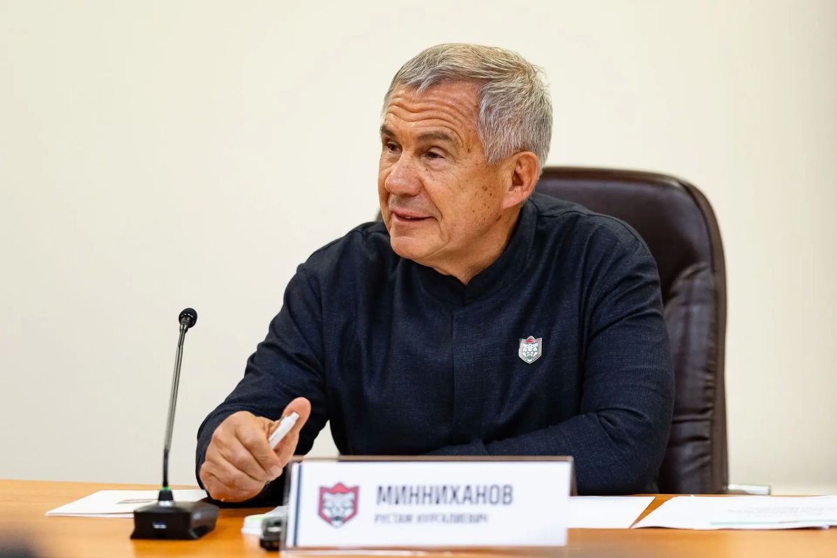 Рустам Минниханов встретился с «Ак Барсом» перед новым сезоном Рустам Минниханов встретился с «Ак Барсом» перед новым сезоном