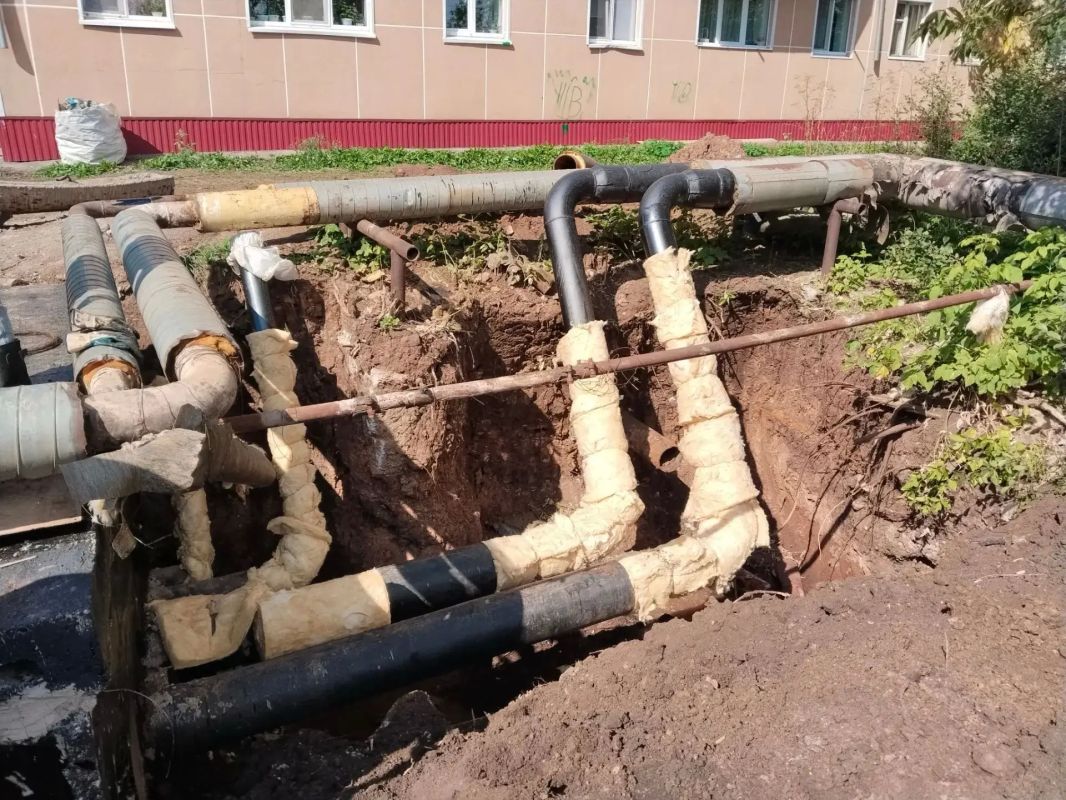 «Тариф под контролем»: в Азнакаево обновляют около 1 км тепловых сетей «Тариф под контролем»: в Азнакаево обновляют около 1 км тепловых сетей