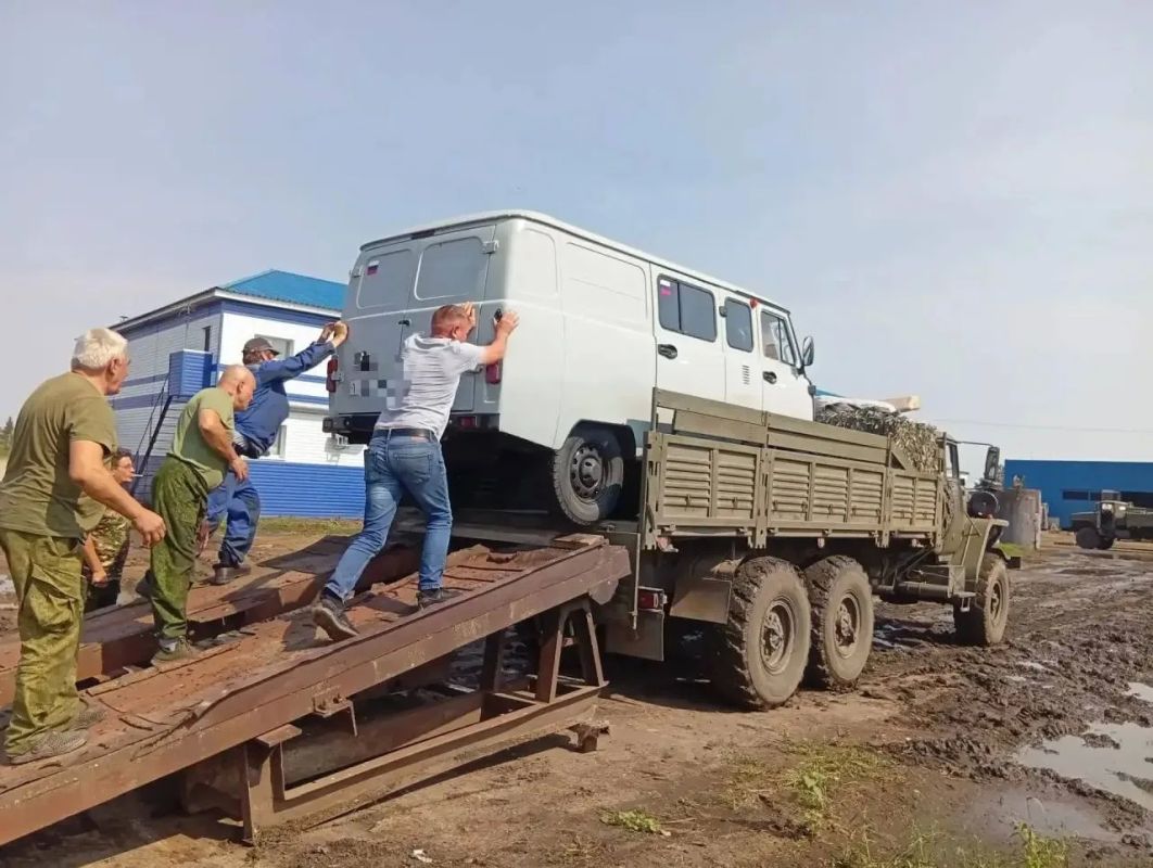 Помощь бойцам: от автомобилей до домашних заготовок Помощь бойцам: от автомобилей до домашних заготовок