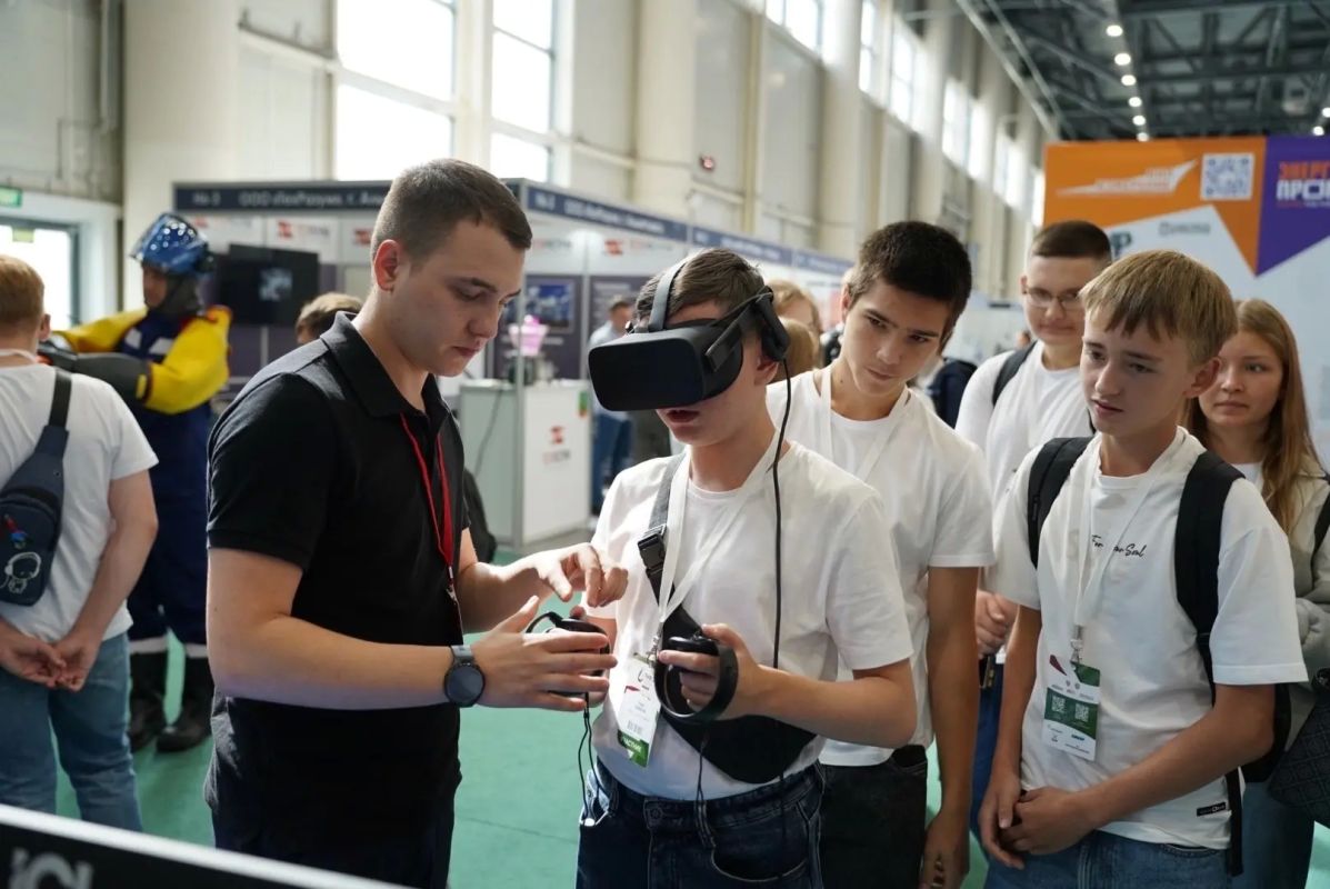 400 школьников со всей республики встретились на Молодежном дне 400 школьников со всей республики встретились на Молодежном дне