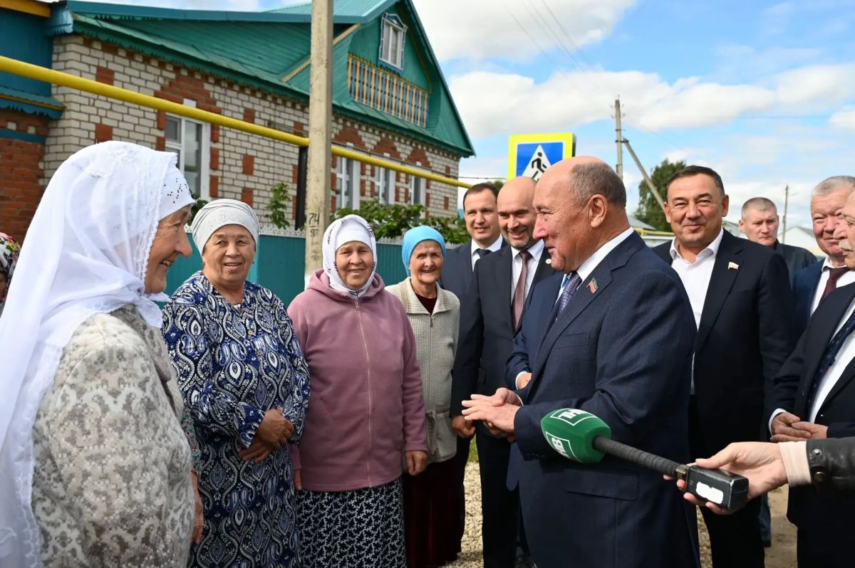 Марат Ахметов открыл новое здание сельсовета в Тюлячинском районе Марат Ахметов открыл новое здание сельсовета в Тюлячинском районе
