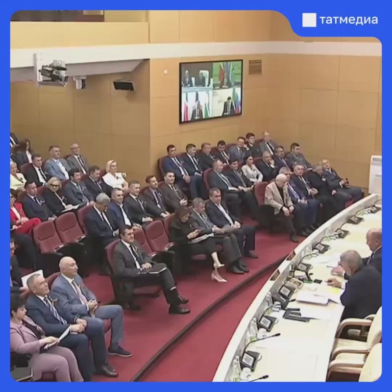 Рустам Минниханов: День Республики объединяет все поколения уроженцев и жителей Татарстана