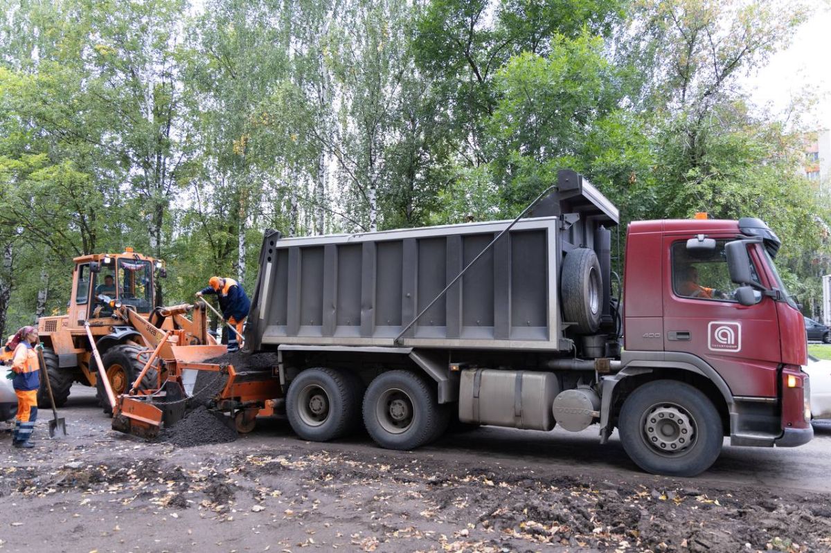Депутаты Нижнекамского городского Совета оценили ход ремонта дорог и благоустройства дворов Депутаты Нижнекамского городского Совета оценили ход ремонта дорог и благоустройства дворов