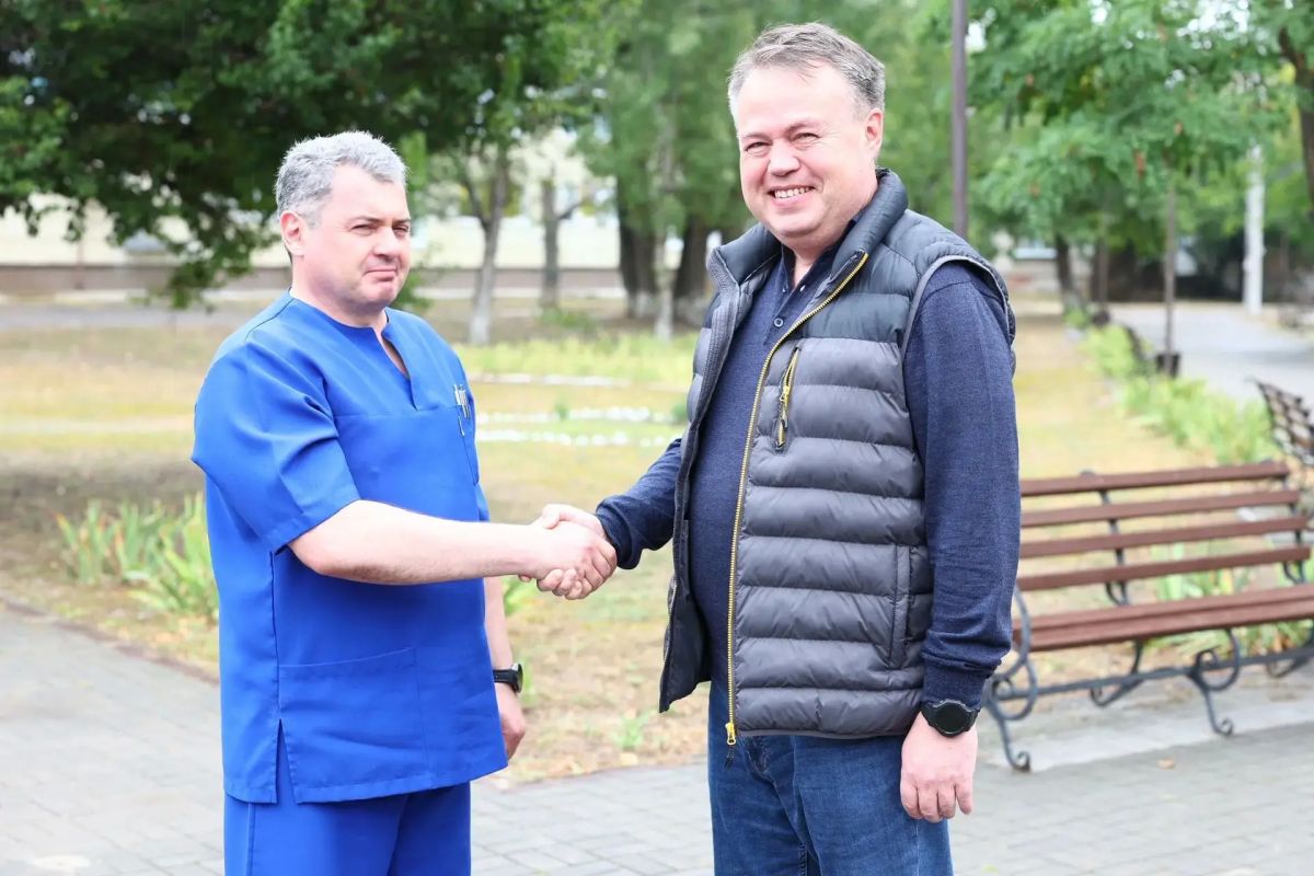 В Год народного единства, объявленного Президентом нашей страны, по инициативе Общественного совета при Минздраве Татарстана медицинским сообществом республики были собраны благотворительные средства в помощь жителям... В Год народного единства, объявленного Президентом нашей страны, по инициативе Общественного совета при Минздраве Татарстана медицинским сообществом республики были собраны благотворительные средства в помощь жителям...