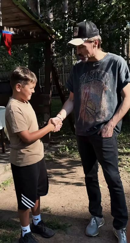 Дима Билан нашел в Татарстане троюродного внука Дима Билан нашел в Татарстане троюродного внука
