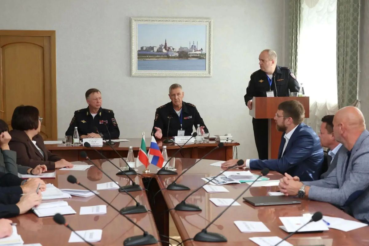 В рамках научно-практической специальной конференции «ЦИФРОПОЛ-2026», проходящей в Казани, состоялся круглый стол на тему «Внедрение новых технологий в деятельность подразделений охраны общественного порядка» под... В рамках научно-практической специальной конференции «ЦИФРОПОЛ-2026», проходящей в Казани, состоялся круглый стол на тему «Внедрение новых технологий в деятельность подразделений охраны общественного порядка» под...