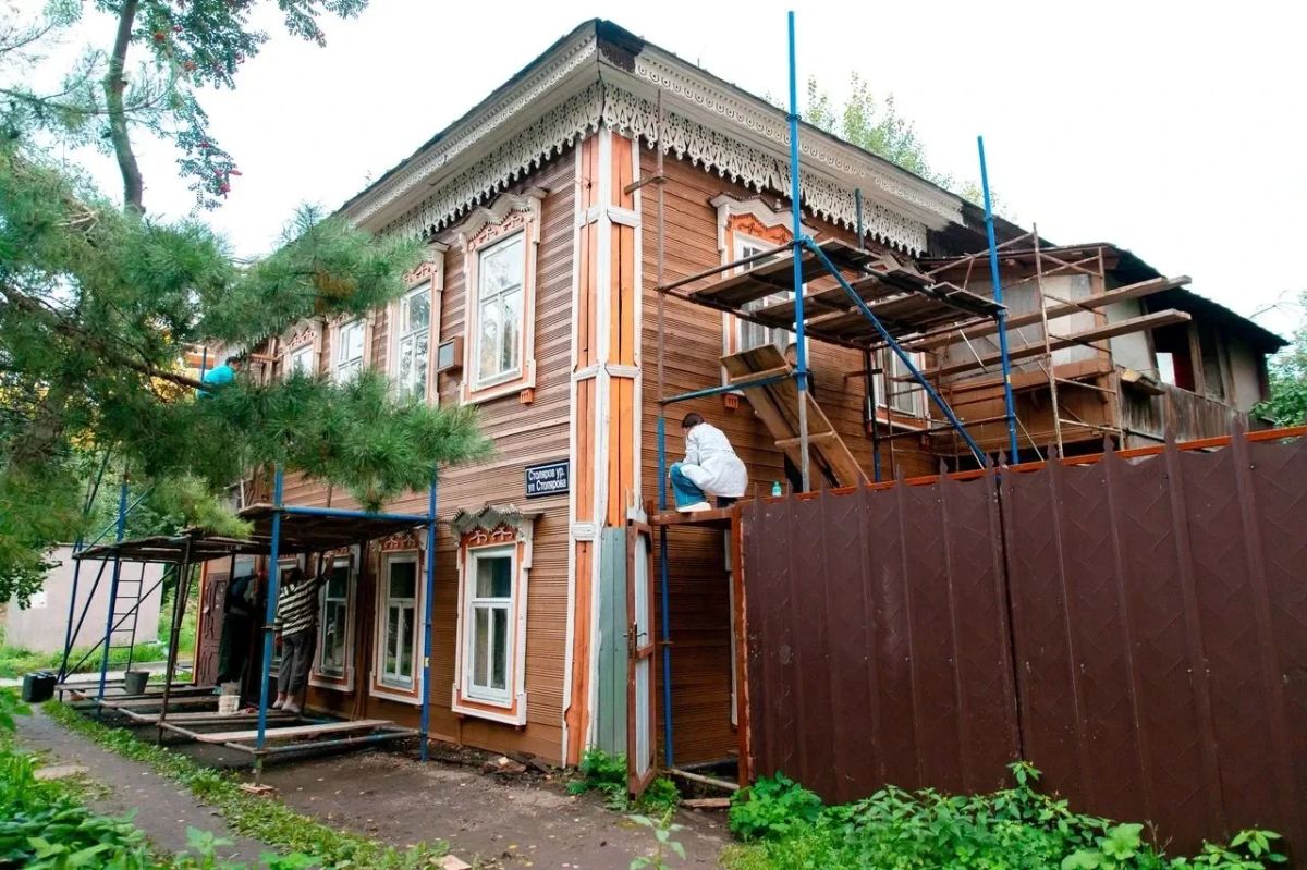 Волонтеры обновили фасад дома в традиционном татарском стиле Волонтеры обновили фасад дома в традиционном татарском стиле