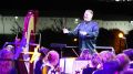В 19:30 на площади перед Дворцом Земледельцев начнётся XVI Международный оперный фестиваль «Казанская осень», ежегодно проводимый Государственным академическим симфоническим оркестром Республики Татарстан и его...