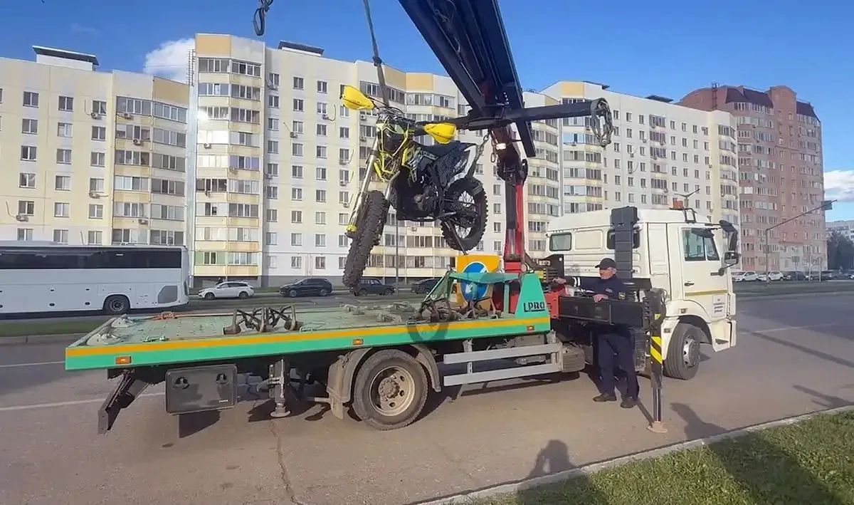 Инспекторы ГАИ Нижнекамска продолжают борьбу с водителями питбайков