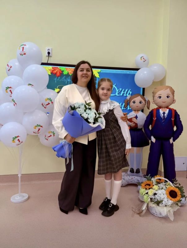 Вся лента сегодня — в белоснежных бантах и букетах! Вся лента сегодня — в белоснежных бантах и букетах!