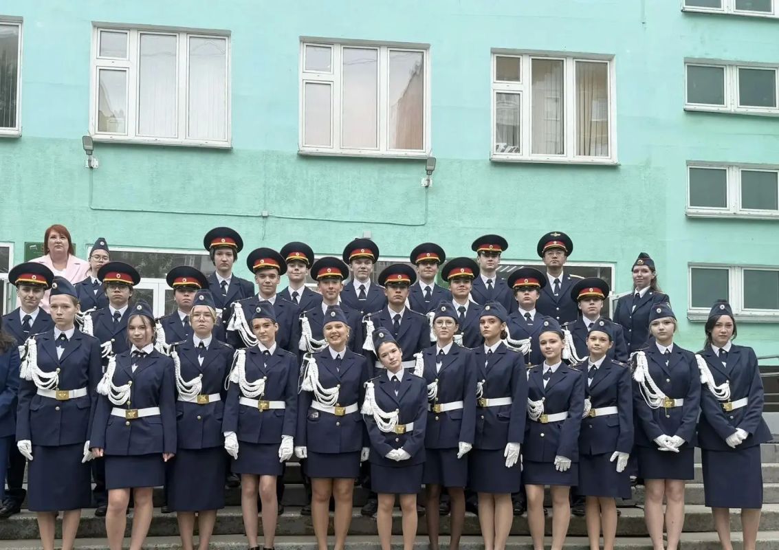 Ряды кадет Следственного комитета пополнили 250 татарстанских школьников Ряды кадет Следственного комитета пополнили 250 татарстанских школьников