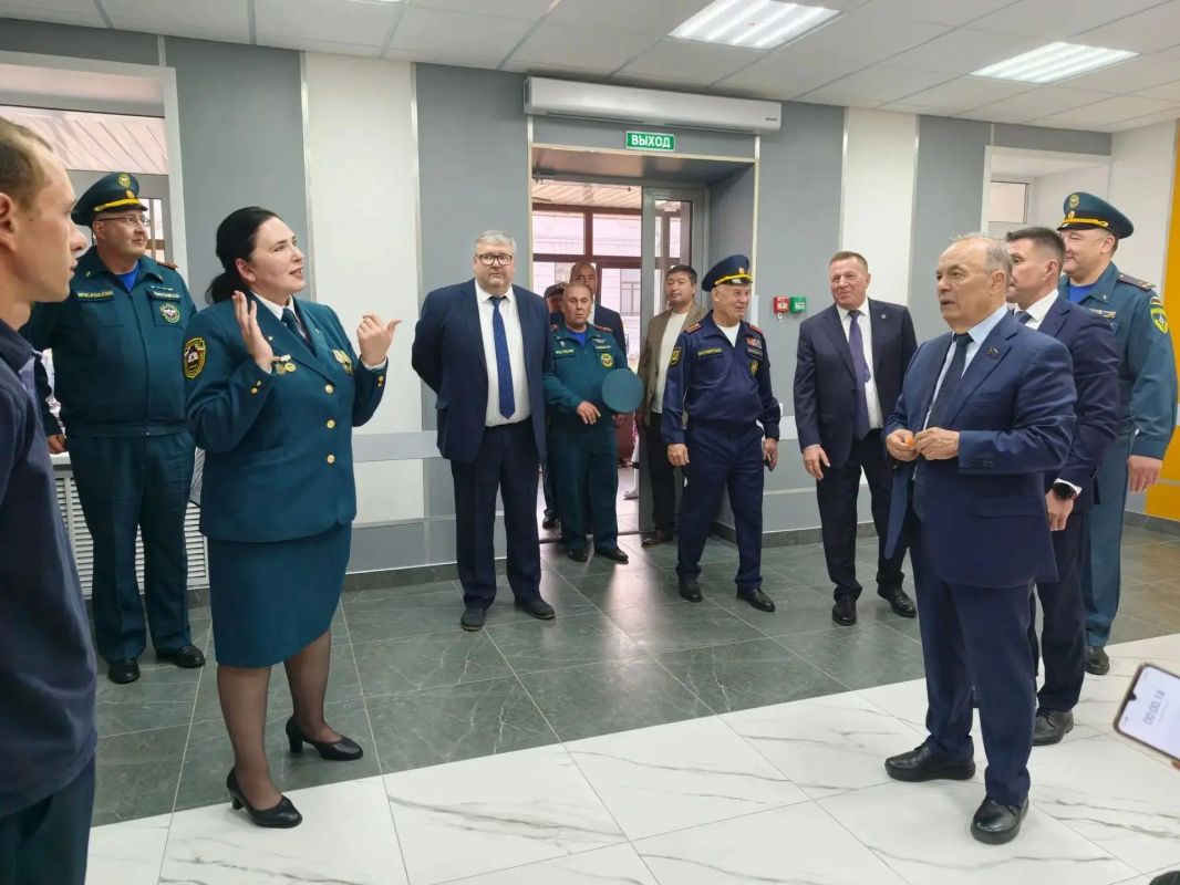 Экзам Губайдуллин поздравил учащихся Тетюшского района с Днем знаний Экзам Губайдуллин поздравил учащихся Тетюшского района с Днем знаний