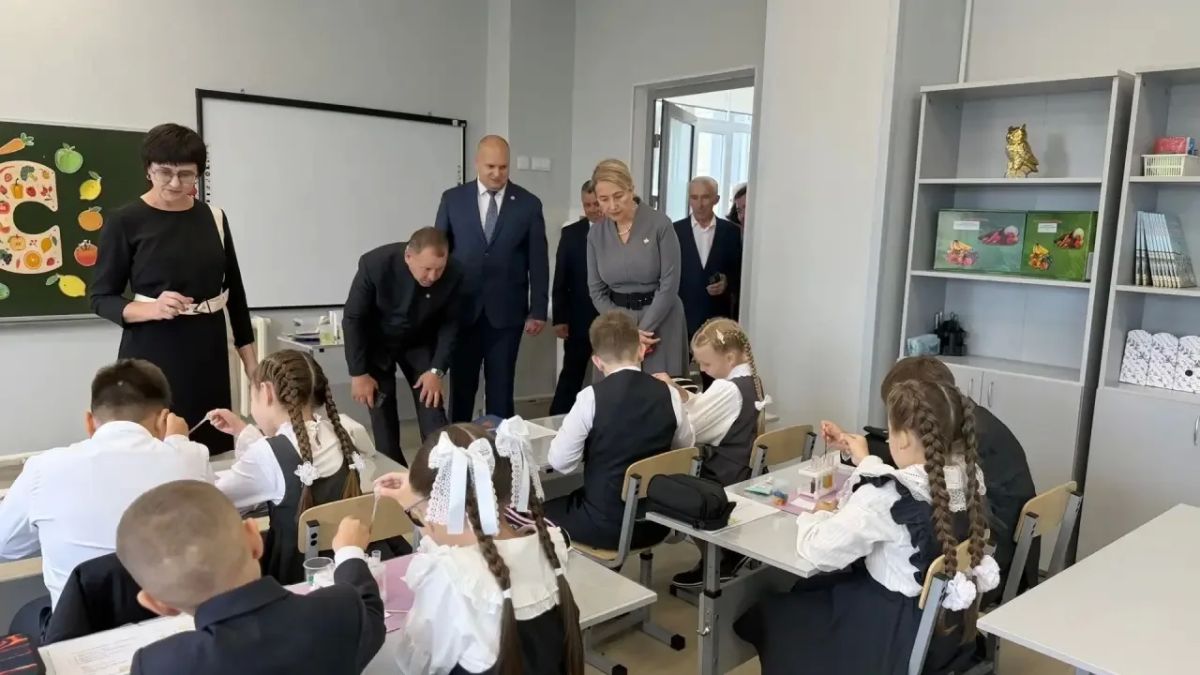 День знаний — это всегда про начало, про двери, которые открываются День знаний — это всегда про начало, про двери, которые открываются
