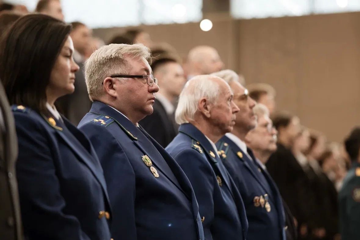 Сегодня, 1 сентября 2026 года, по поручению Генерального прокурора Российской Федерации Александра Гуцана его заместитель Николай Шишкин принял участие в торжественной церемонии посвящения в студенты Казанского юридического... Сегодня, 1 сентября 2026 года, по поручению Генерального прокурора Российской Федерации Александра Гуцана его заместитель Николай Шишкин принял участие в торжественной церемонии посвящения в студенты Казанского юридического...