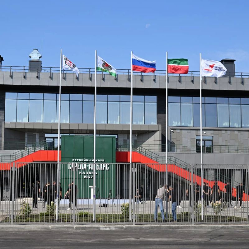 Раис Татарстана Рустам Минниханов открыл новый Центр регби на улице Рауиса Гареева Раис Татарстана Рустам Минниханов открыл новый Центр регби на улице Рауиса Гареева