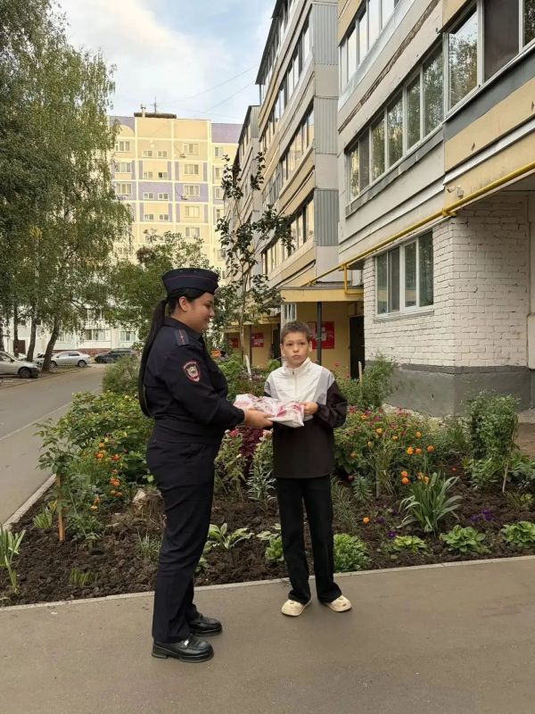 «Помоги собраться в школу»: полицейские Нижнекамска поддержали семьи в трудной ситуации «Помоги собраться в школу»: полицейские Нижнекамска поддержали семьи в трудной ситуации