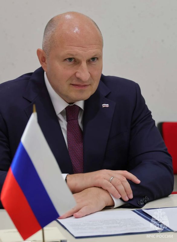 В Казани состоялась рабочая встреча главы МЧС России Александра Куренкова и Министра социального обеспечения, чрезвычайной помощи и переселения Республики Союз Мьянма Соу Вина
