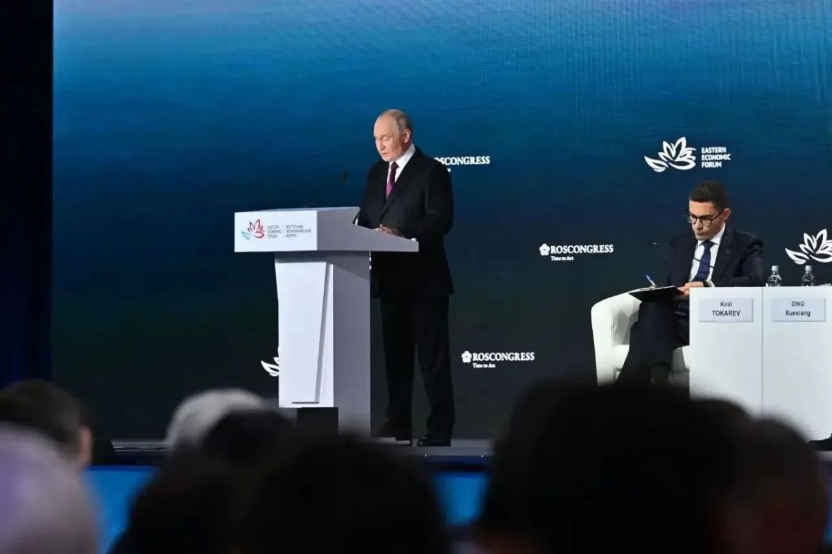Рустам Минниханов: Принял участие в Восточном экономическом форуме Рустам Минниханов: Принял участие в Восточном экономическом форуме