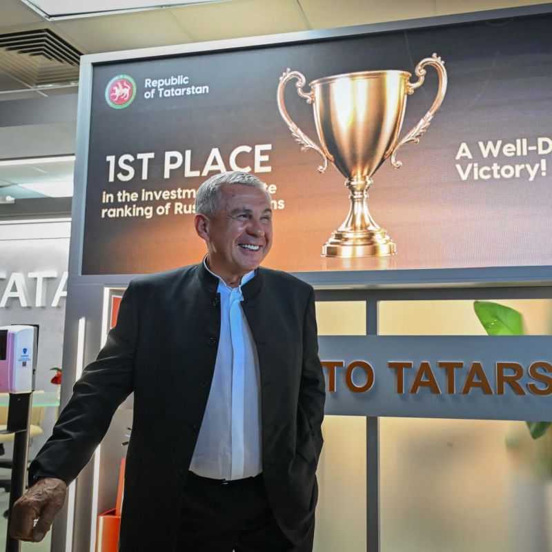 Рустам Минниханов возглавил рейтинг глав регионов ПФО по итогам августа, поднявшись со второго места