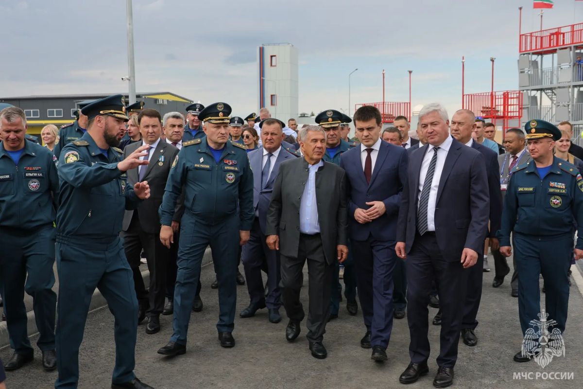 Главы МЧС России и Республики Татарстан открыли новые объекты пожарно-спасательной инфраструктуры в Казани Главы МЧС России и Республики Татарстан открыли новые объекты пожарно-спасательной инфраструктуры в Казани