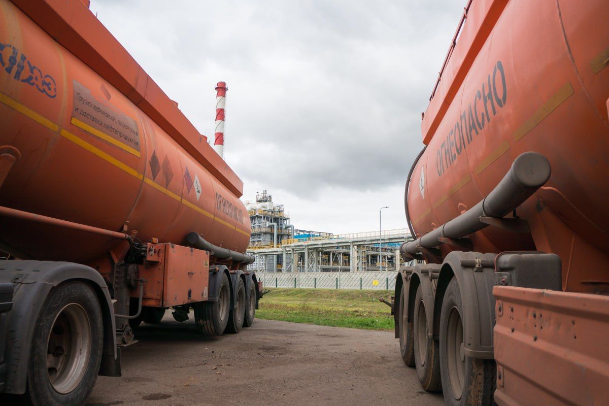 Траты нефтяников на защиту от БПЛА не повысят цены на бензин, заявил вице-премьер Александр Новак