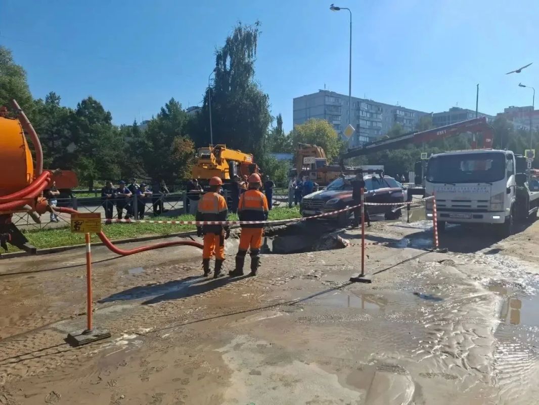«Водоканал» возместит ущерб владельцу авто, упавшего в яму на Адоратского «Водоканал» возместит ущерб владельцу авто, упавшего в яму на Адоратского